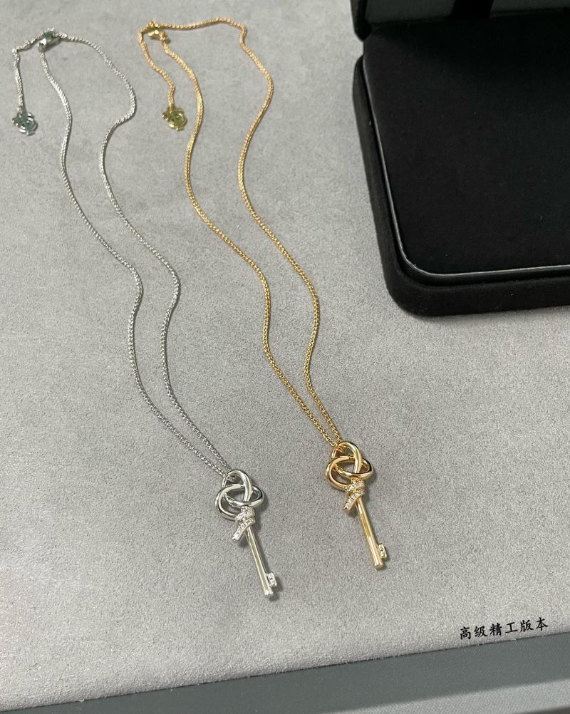 T*f*ny necklaces